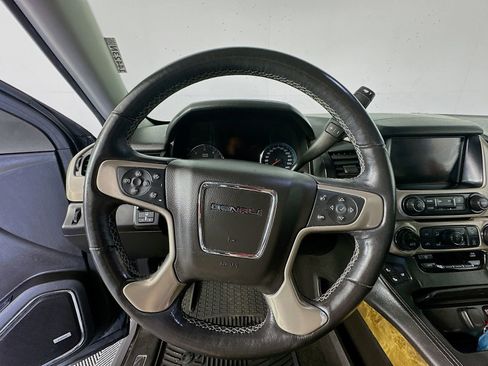 Used 2017 GMC Yukon Denali RWD image 11