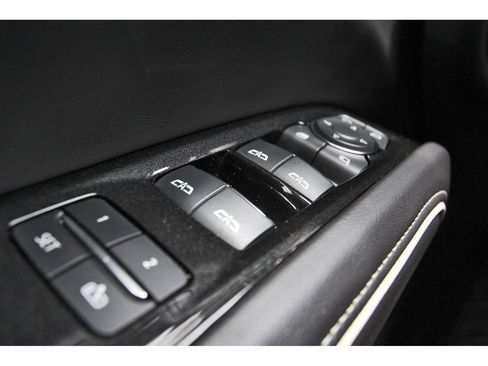 Certified 2024 Cadillac Escalade ESV Sport w/ LPO, ONYX Package AWD/4WD image 21
