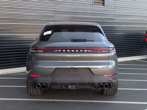 Certified 2025 Porsche Cayenne S AWD/4WD image 6
