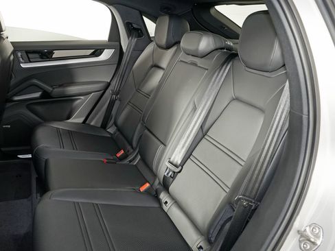 New 2026 Porsche Cayenne Coupe image 34