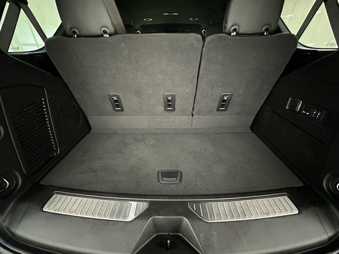 Used 2025 GMC Yukon Denali AWD/4WD image 12