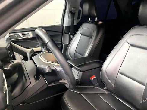 Used 2023 Ford Explorer XLT w/ Equipment Group 202A image 24