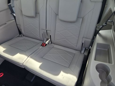 New 2026 Volkswagen Atlas SE FWD image 19
