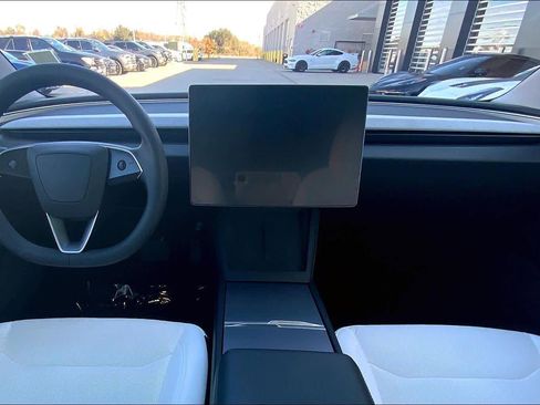 Used 2024 Tesla Model 3 Standard Range image 13