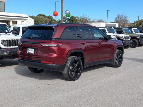 New 2025 Jeep Grand Cherokee Altitude RWD image 5