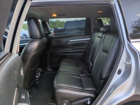 Certified 2018 Toyota Highlander LE FWD image 14