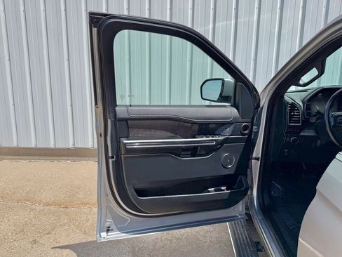 Used 2021 Ford Expedition Limited AWD/4WD image 15