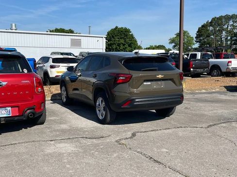 Used 2024 Chevrolet Trax LS FWD image 5