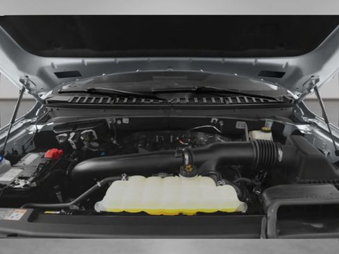 Used 2024 Ford Expedition XLT image 9