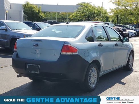 Used 2009 Ford Focus SE image 4