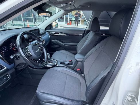 Used 2023 Kia Seltos S FWD image 6