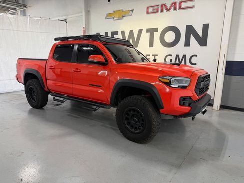Used 2023 Toyota Tacoma TRD Pro AWD/4WD image 2