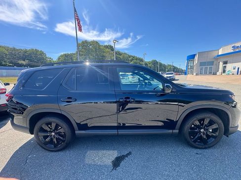 Used 2025 Honda Pilot Black Edition image 6