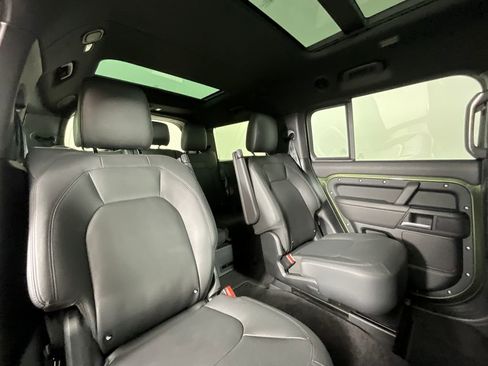 Used 2026 Land Rover Defender 130 X-Dynamic SE image 22