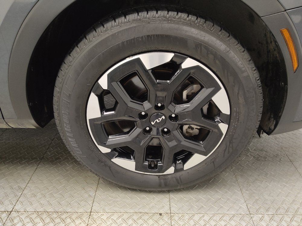 Used 2024 Kia Sorento S FWD image 31