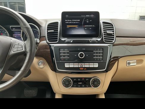 Used 2018 Mercedes-Benz GLE 350 4MATIC image 4