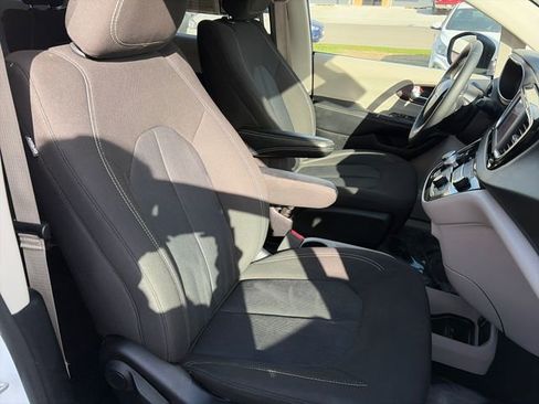 Used 2023 Chrysler Voyager LX FWD image 37