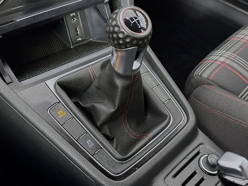 Used 2017 Volkswagen GTI S image 16