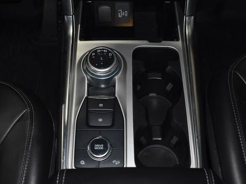 Used 2022 Ford Explorer XLT w/ Equipment Group 202A image 20