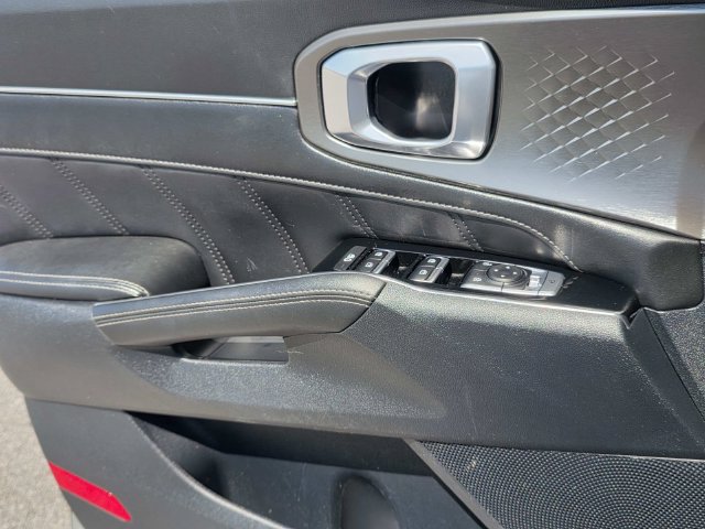 Used 2023 Kia Sorento SX FWD image 19