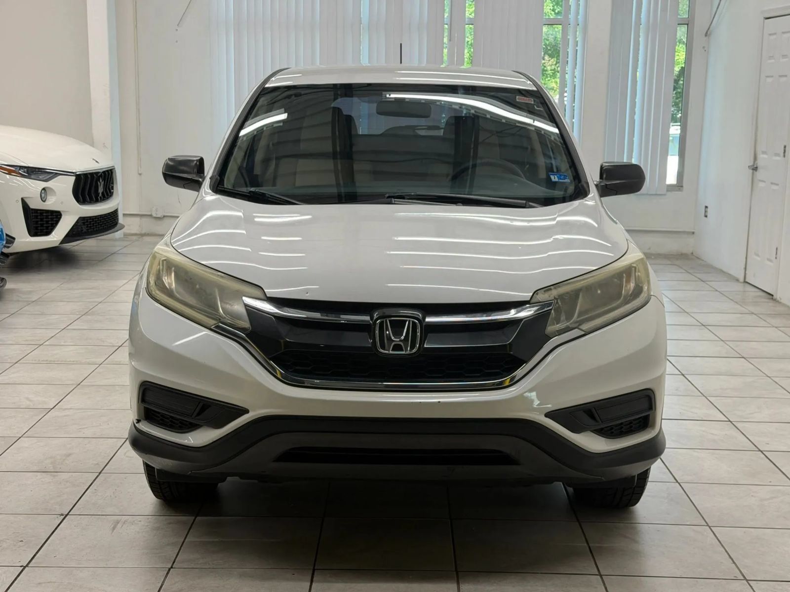 Used 2016 Honda CR-V LX image 2