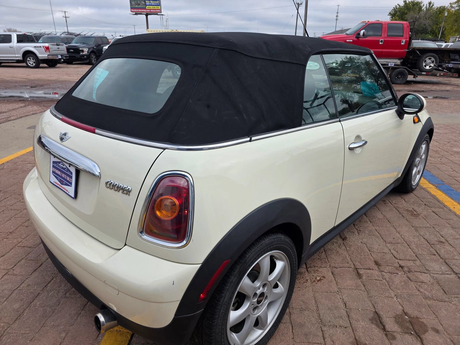 Used 2010 MINI Cooper Convertible w/ Cold Weather Pkg FWD image 5