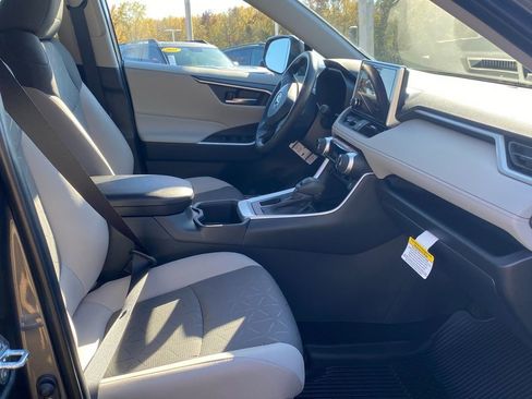 New 2025 Toyota RAV4 XLE image 17