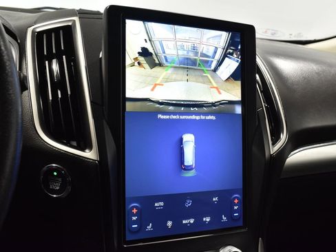 Used 2022 Ford Edge SEL image 23