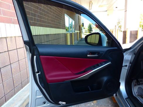 Used 2019 Lexus IS 350 AWD image 17