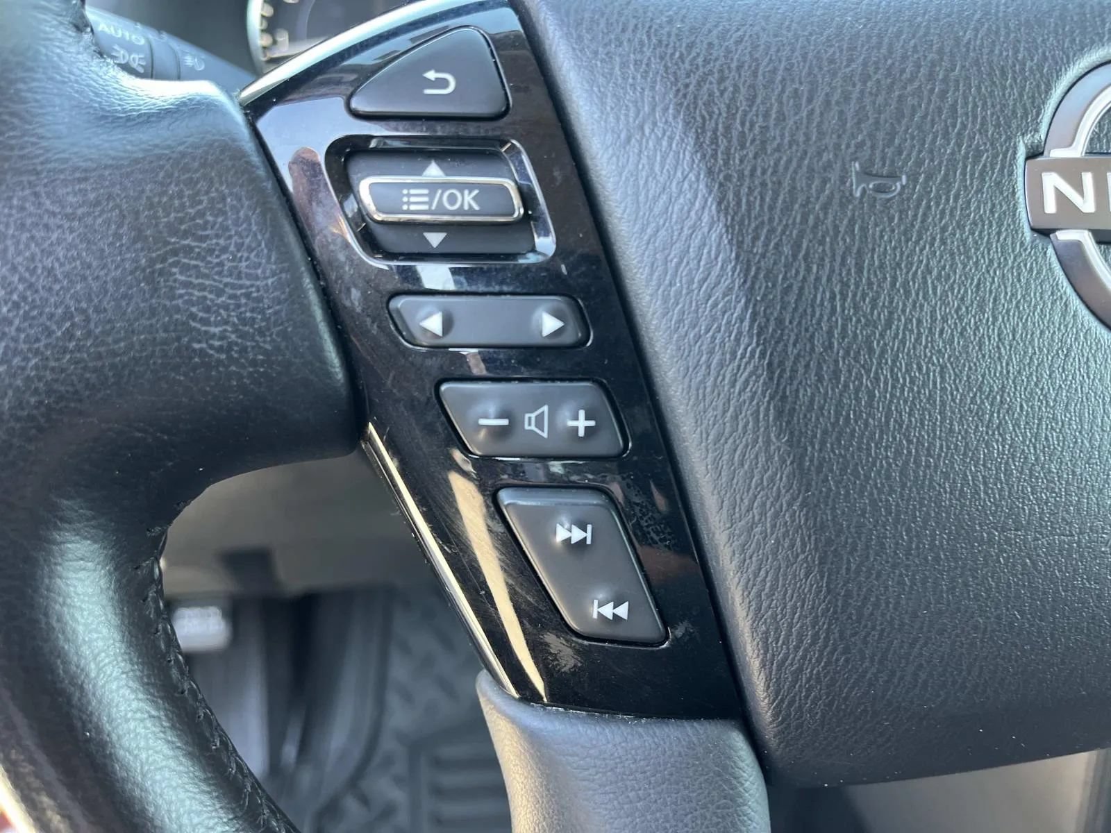 Used 2024 Nissan Armada SL w/ Captain's Chairs Package AWD/4WD image 30