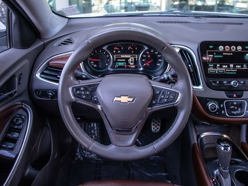 Used 2017 Chevrolet Malibu LT w/ Leather Package image 12