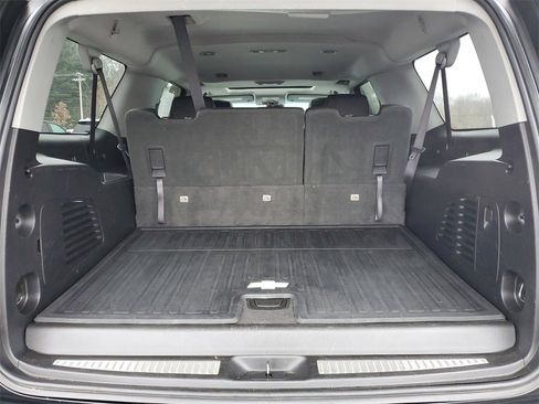 Used 2019 Chevrolet Suburban LT image 31