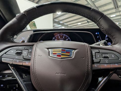 Used 2024 Cadillac Escalade V w/ LPO, ONYX Package image 33
