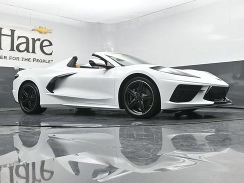 Used 2025 Chevrolet Corvette Stingray Preferred Conv w/ Z51 Performance Package RWD image 2