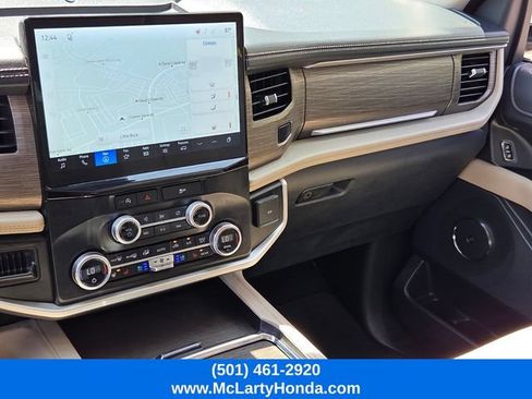 Used 2024 Ford Expedition Limited RWD image 30
