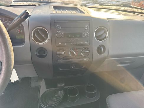 Used 2005 Ford F150 XLT image 10