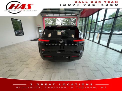 Used 2024 Nissan Pathfinder SV AWD/4WD image 5