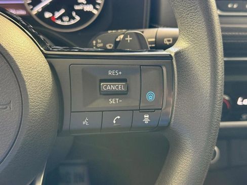 Used 2023 Nissan Rogue SV AWD/4WD image 22