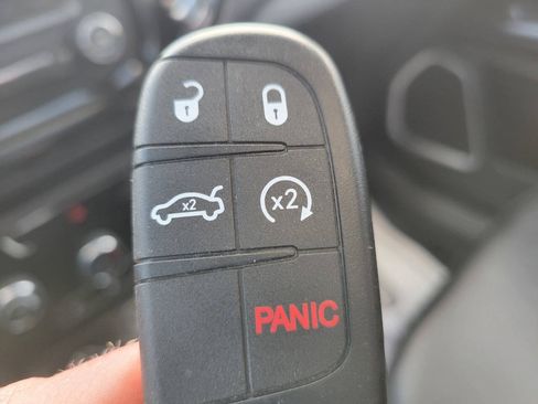 Used 2018 Jeep Compass Latitude AWD/4WD image 21