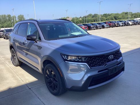 Used 2021 Kia Sorento S w/ Panoramic Sunroof Package AWD/4WD image 4