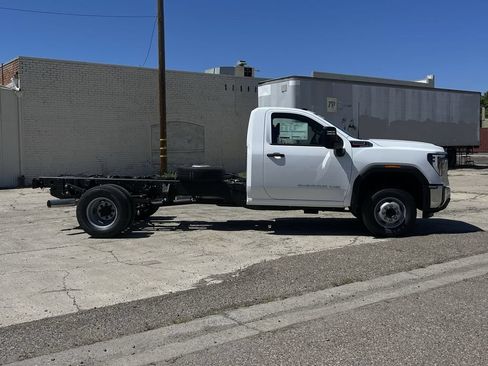 New 2026 GMC Sierra 3500 Pro w/ Convenience Package RWD image 31