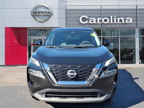 Used 2023 Nissan Rogue SV image 2