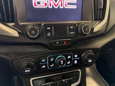 Used 2022 GMC Terrain SLT w/ LPO, Floor Liner Package AWD/4WD image 26