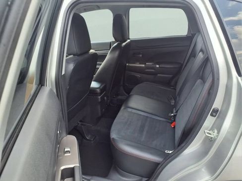 Used 2025 Mitsubishi Outlander Sport SE AWD/4WD image 12