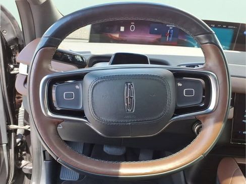 Used 2025 Lincoln Navigator Reserve AWD/4WD image 28