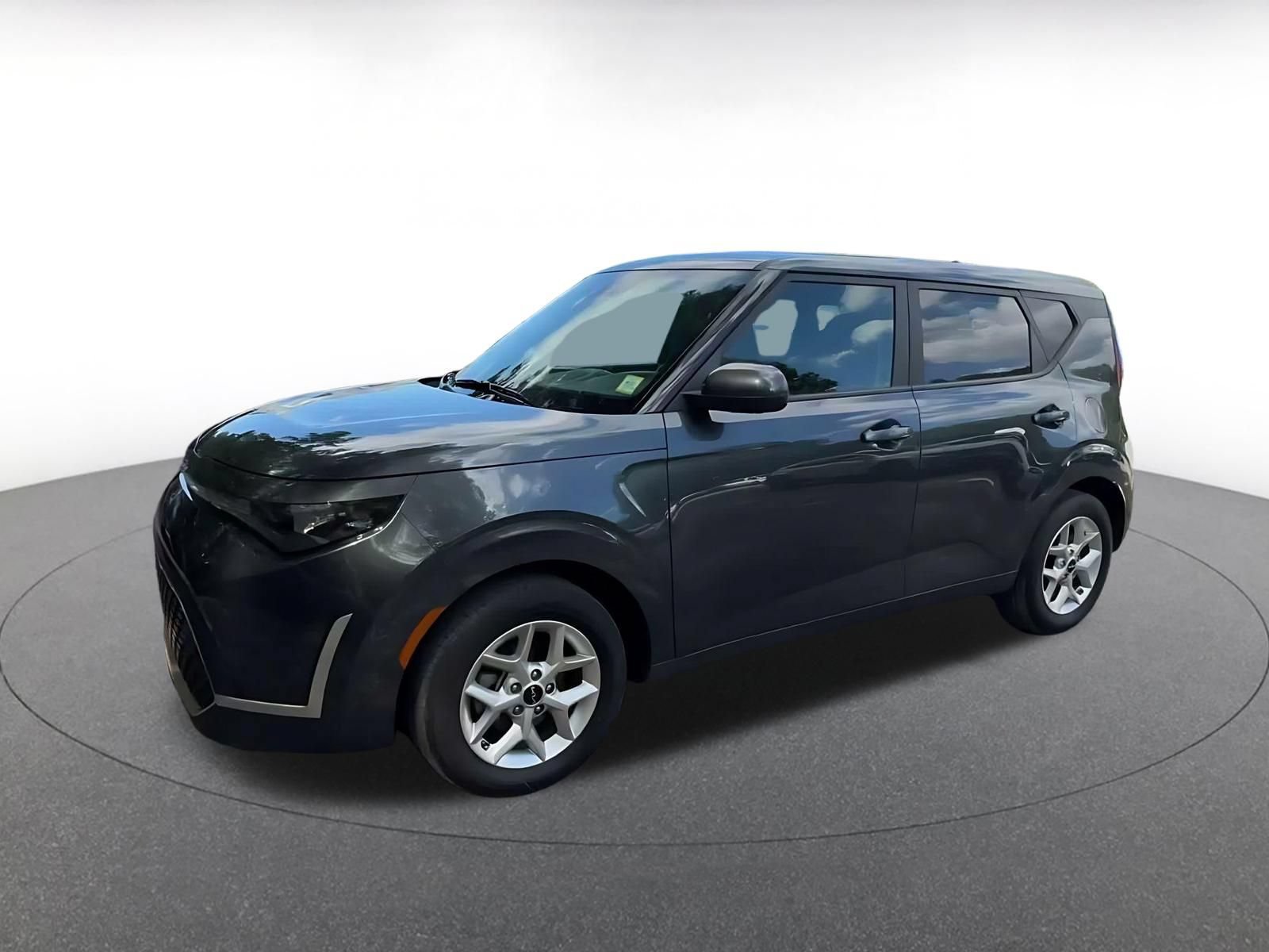 Used 2025 Kia Soul LX w/ LX Technology Package FWD image 7
