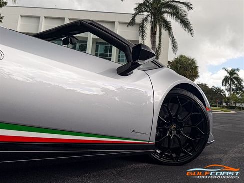 Used 2019 Lamborghini Huracan Performante AWD/4WD image 62