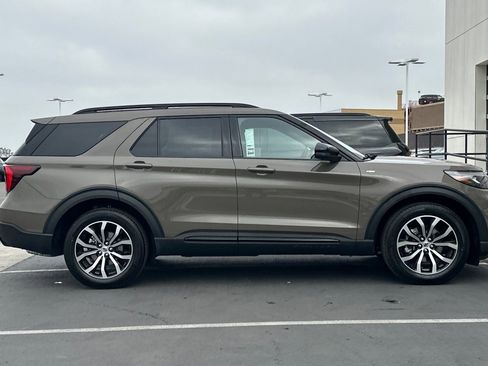 New 2026 Ford Explorer ST-Line RWD image 2