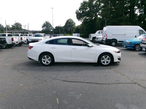 Used 2024 Chevrolet Malibu LS w/ Driver Confidence Package FWD image 5