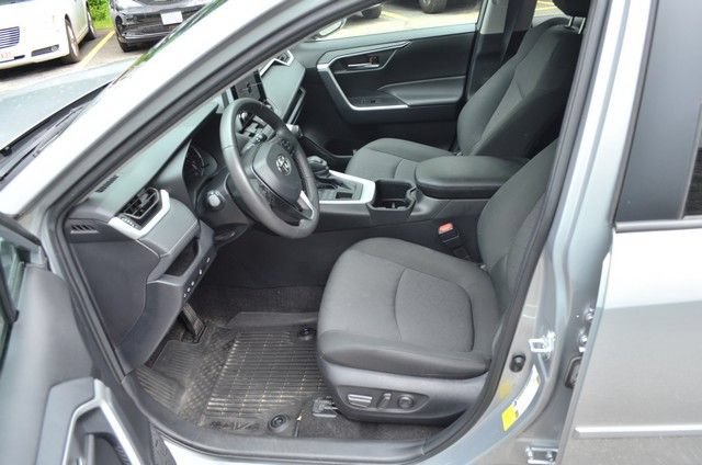 Used 2024 Toyota RAV4 XLE w/ Convenience Package AWD/4WD image 17